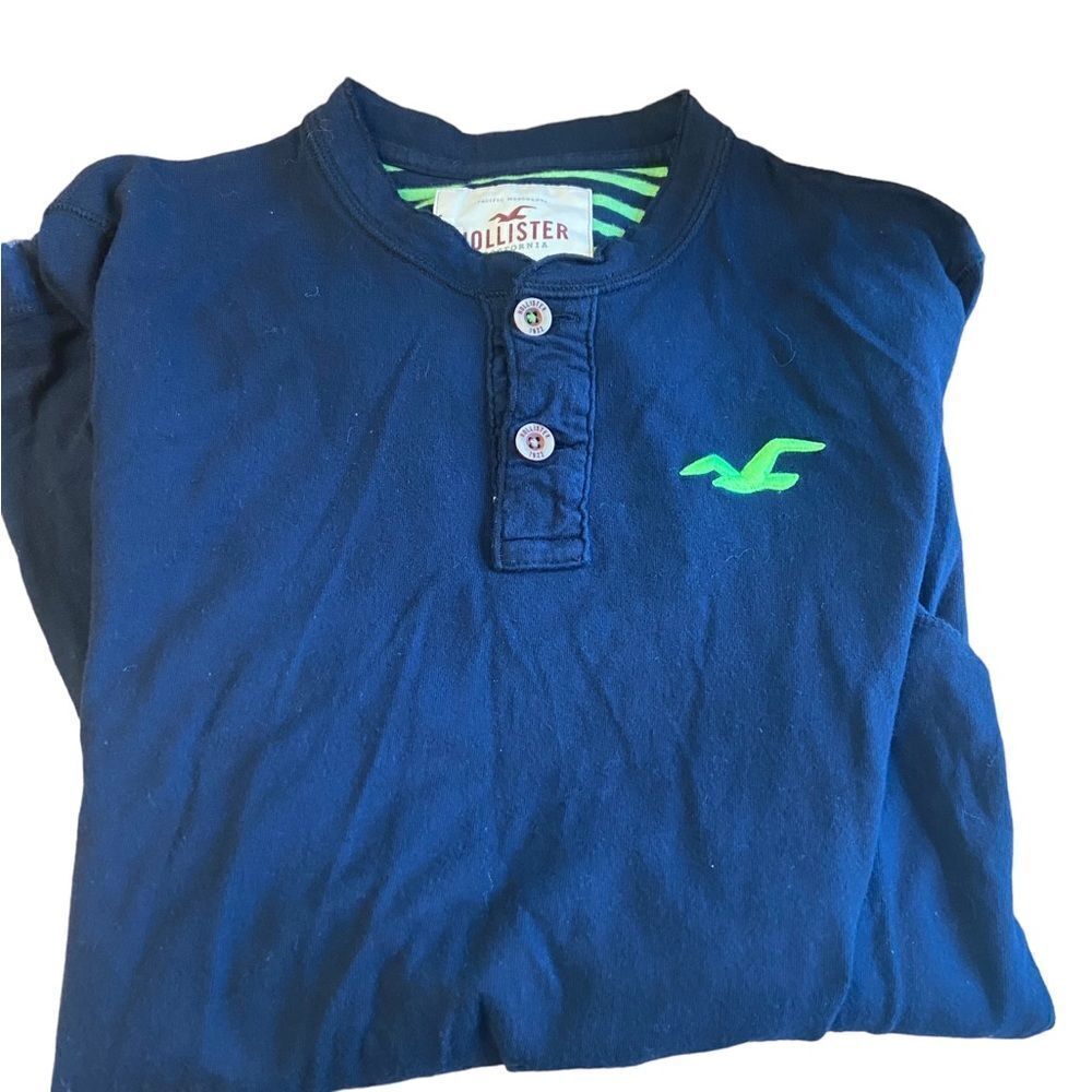 Hollister size large new without tags vintage but PERFECT